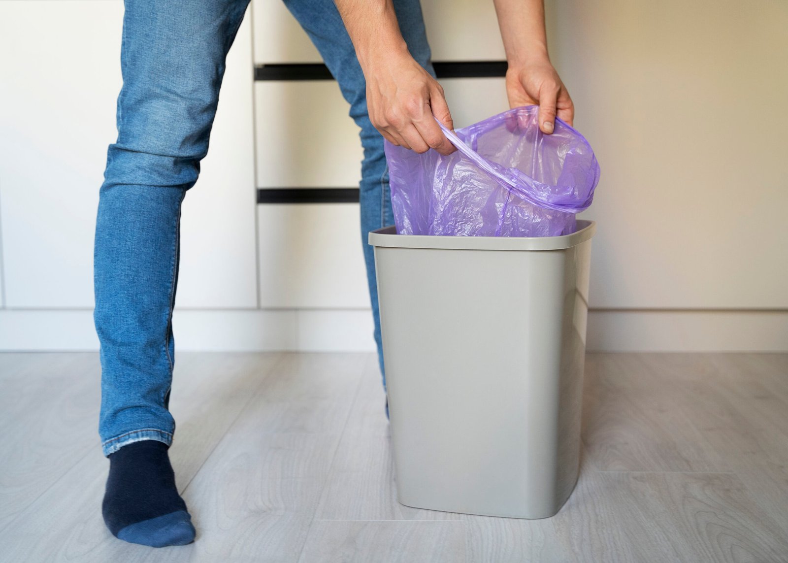 large bathroom bins with lid for family bathrooms